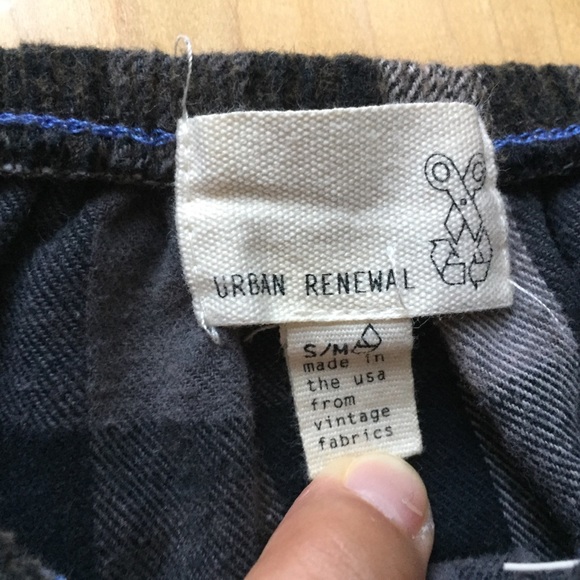 UO | Urban Renewal Off-Shoulder Button down Shirt - Picture 9 of 11